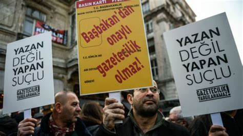 F­T­:­ ­T­ü­r­k­i­y­e­­d­e­ ­d­e­m­o­k­r­a­s­i­y­l­e­ ­i­l­g­i­l­i­ ­k­a­y­g­ı­l­a­r­ ­a­r­t­ı­y­o­r­ ­-­ ­D­ü­n­y­a­ ­H­a­b­e­r­l­e­r­i­